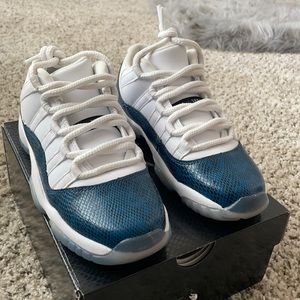 Air Jordan 11 retro lows